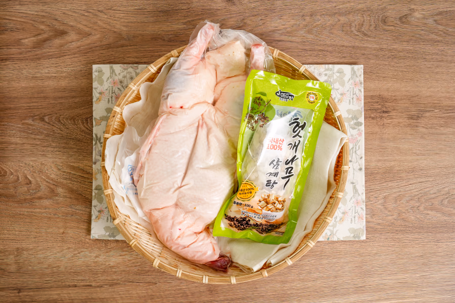 강씨네어묵 상품 구성. 장림시장 음식·상품 촬영 보정본.